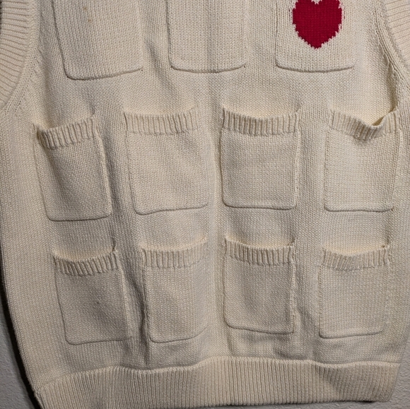 KONTEND knitted vestChic Cream Sleeveless Sweater with Red Heart - Picture 4 of 9